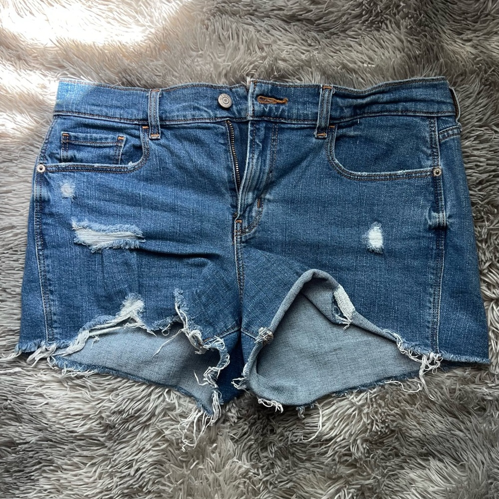 Old Navy “Boyfriend” shorts size 10